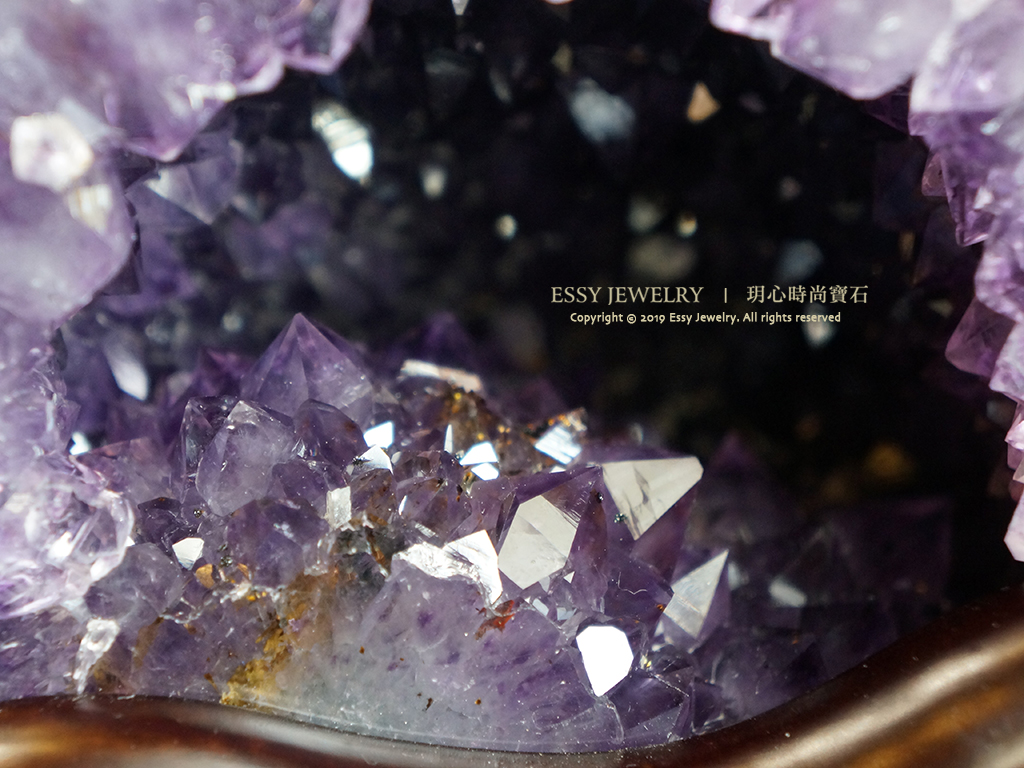 Amethyst Geode 滿地鈦晶紫晶洞 Essy Jewelry